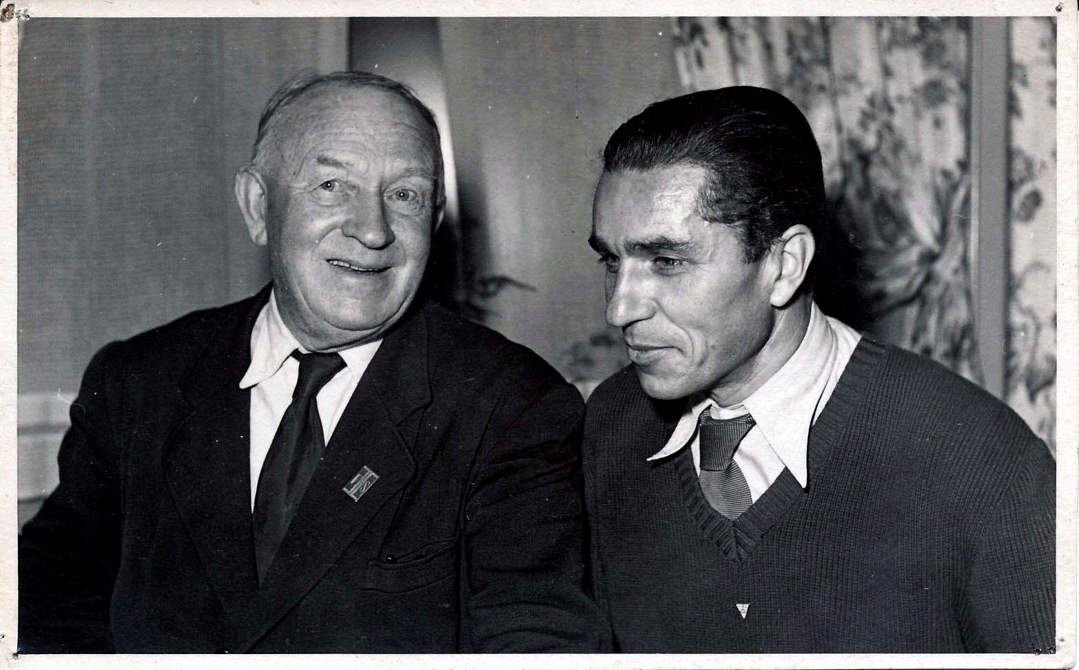 Karel Jarol�mek, expert FIS pro skok a R. N. Oestgard president FIS po roce 1945