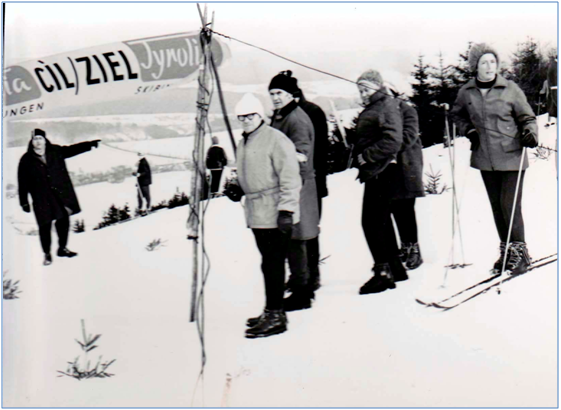 P�ebor �kol 1975. Ing. Ji�� Petera, Karel Huvar, Josef Mat�na, ..., Pan� Lorencov�